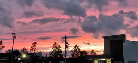 ピンクのグラデーションが美しい夕焼け空