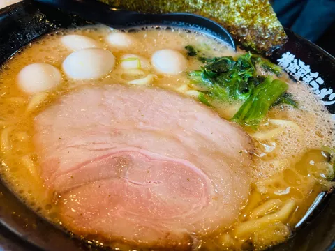 とろけるチャーシューと温泉卵の誘惑