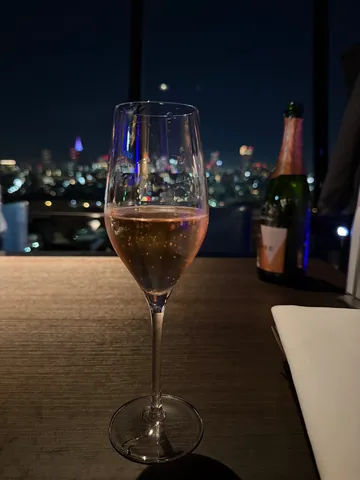 夜景と泡の奏で