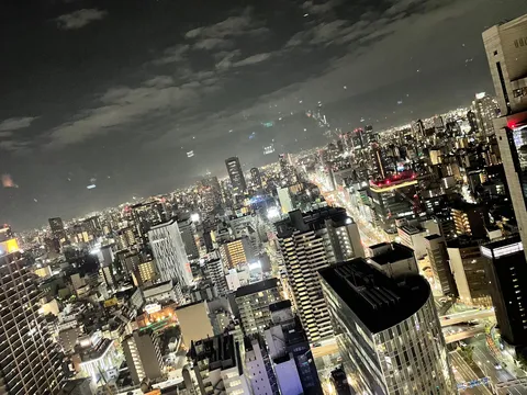 煌めく夜景のパノラマ