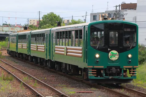 走るログハウス列車