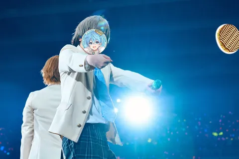 ステージに輝く青い歌声