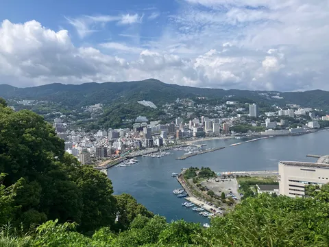 山と海に抱かれた港町
