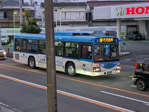 夕暮れ時のバス旅