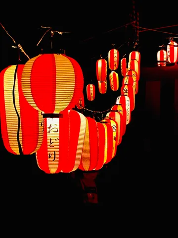 提灯大行進！どこまで続くの？