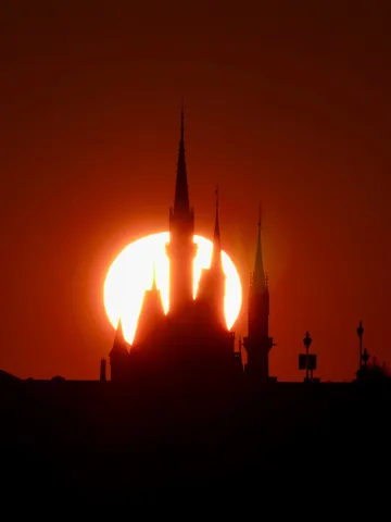 紅蓮の空、シルエットの魔法