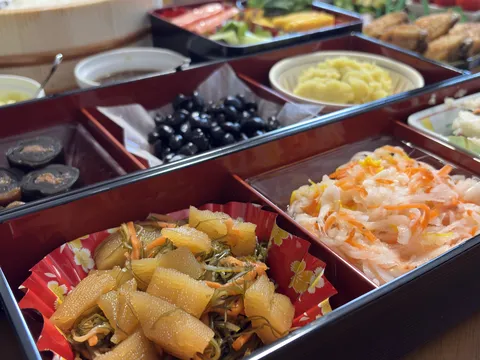 おせち料理の美しい盛り付け