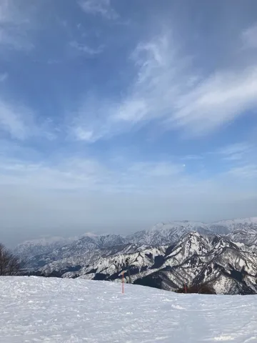 静寂の銀世界、空の広がり