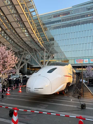 未来への扉を開く新幹線