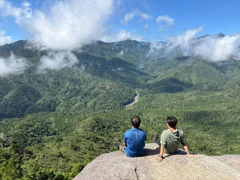 雄大な山々を見晴らす特等席