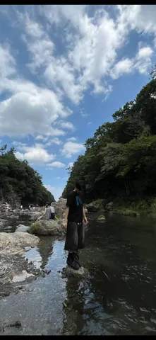 涼を求めて、川辺のひととき