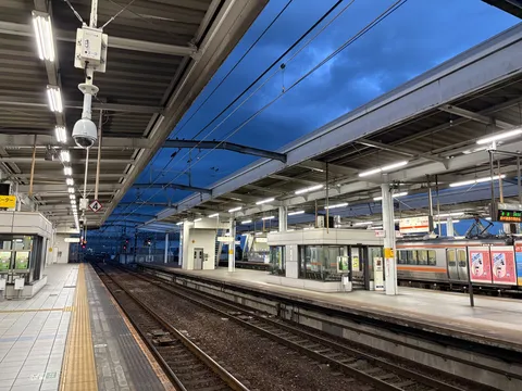 旅立ちの灯火、藍色の空