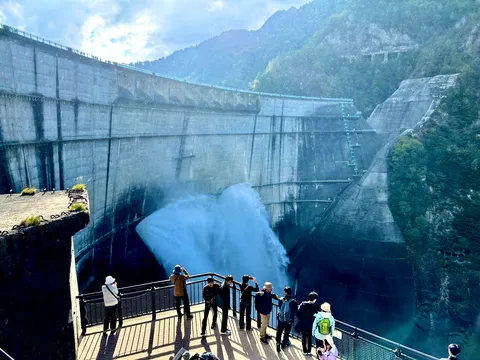 ダイナミック放水！水しぶきに心奪われる
