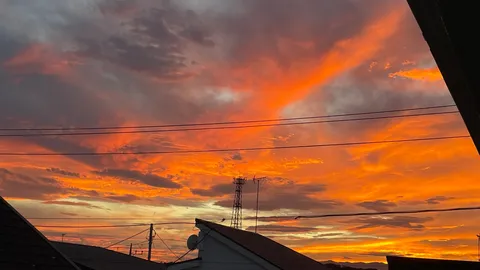 燃える空と電波塔