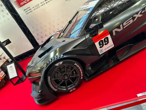レーシングカー、その静かなる咆哮