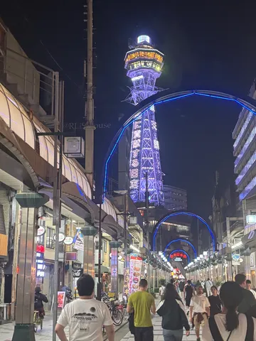 商店街、突然の未来都市