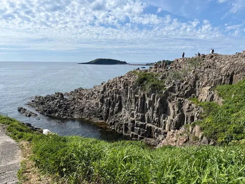 岩壁と潮風の岬