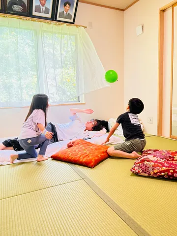 風のゆらぎと遊ぶ光