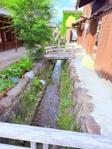 静寂の小路、せせらぎの音色