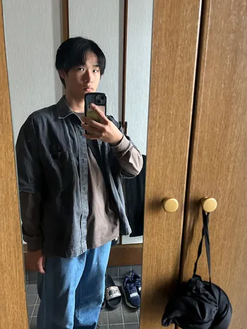 鏡越し、日常の一コマ
