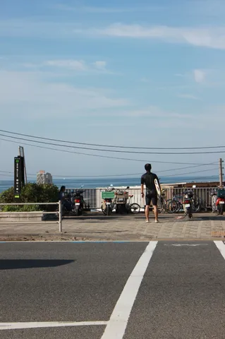サーファー、海辺の日常