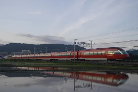夕暮れの赤い疾走