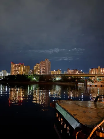 夜景と水面の共演