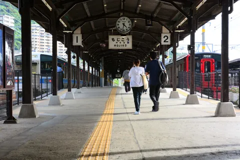 時を刻む、駅の情景