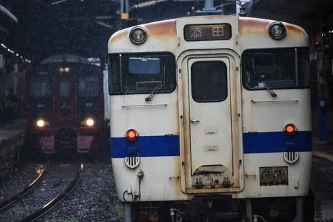 雨のステーション