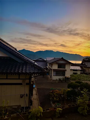 朝焼けに染まる日本の原風景
