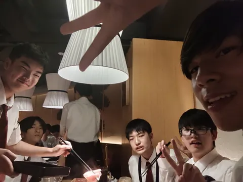 このメンツで食えば、何でも美味い！