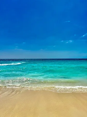 鮮やかな海のグラデーション