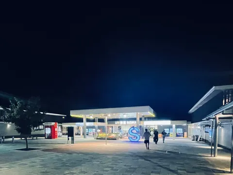 夜の帳と光の点滅