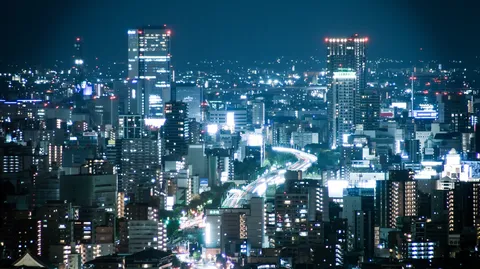 夜を走る光の帯
