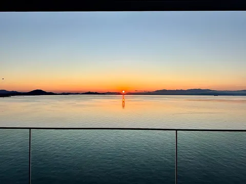 琵琶湖と灯