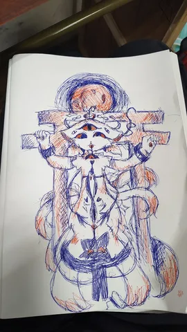 椅子の上の謎の像