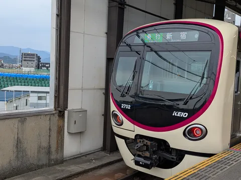 旅路を告げる電車の瞳