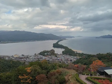 海と陸を結ぶ細道