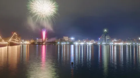 港夜景と夏の彩り