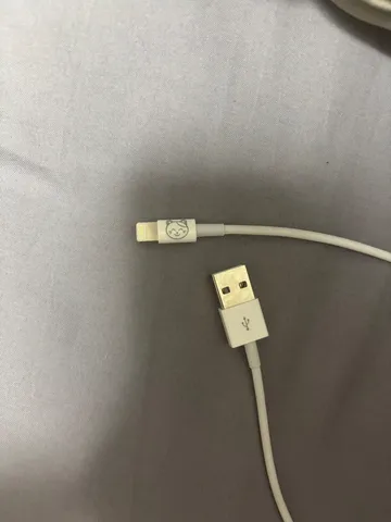 充電ケーブル、猫のワンポイント