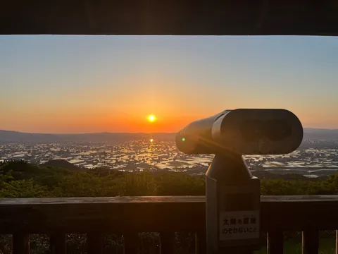 夕焼けと望遠鏡、絵になる景色