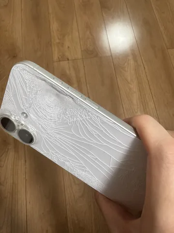 スマホ、割れても味がある