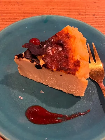 焦げ目が香ばしい、魅惑のチーズケーキ