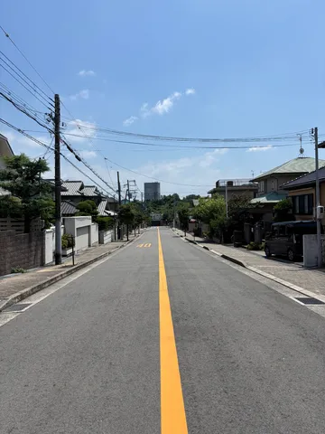 まっすぐ続く、夏色の道