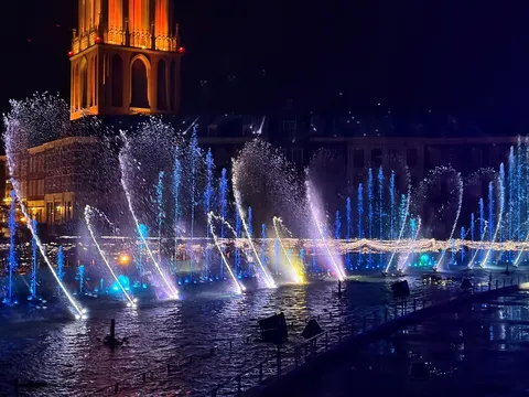 水面に映る、光のいたずら