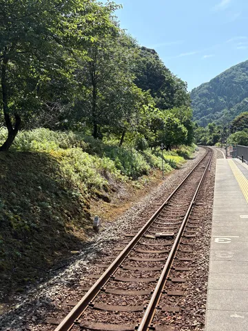 初夏の鉄道風景