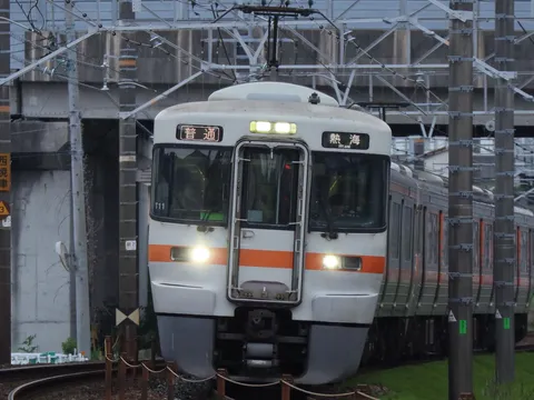 線路に浮かぶ静かな連結