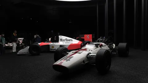 伝説のF1マシン、時空を超えた邂逅