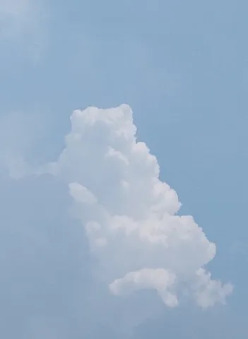青空と純白の造形美