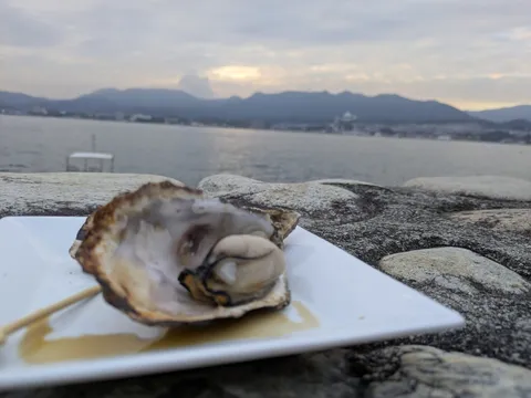 海辺の贅沢、夕暮れと牡蠣